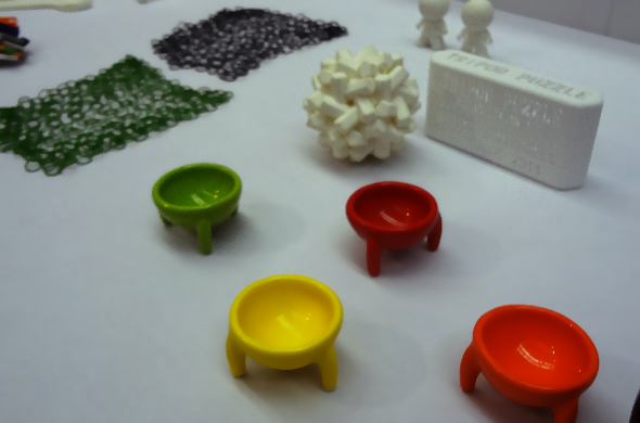 We had many touchable pieces on our table, including new ceramics colors. You can also see the 3D printed tripod puzzle by Steve Nicholls!