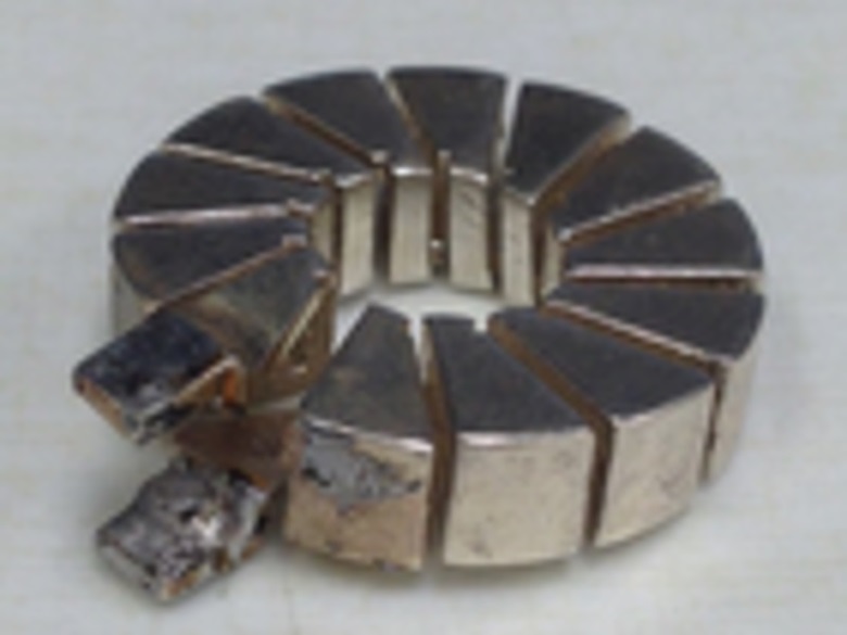 Toroidal inductor with a square cross section. OD=21mm, ID=8mm, h=5mm and N=13.
