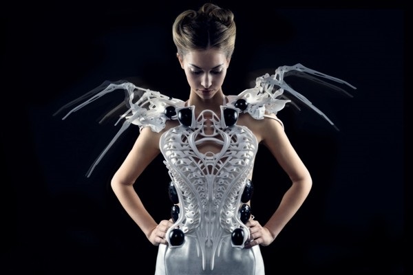 A 3D Printed dress that uses robotic arms to defend itself: Anouk Wipprecht’s Spider Dress