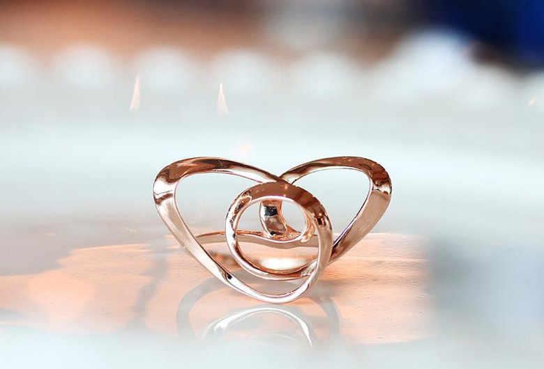 Wire Heart Ring By Desmond Chan