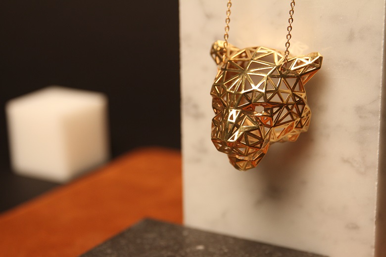 3D Printer Designs Jewelry  - Jewelers Are Free To Design Innovative Custom Jewelry Without Limits And Manufacture With Less Work Than With Other Technologies.