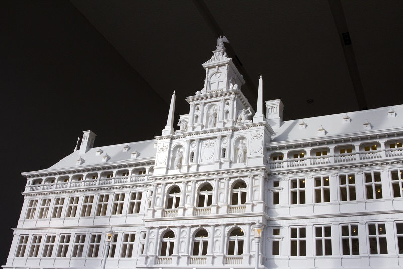  3D-printed model of the Antwerp City Hall in frontal view 